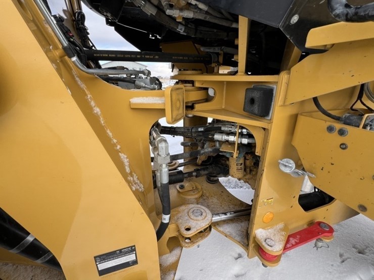2014-caterpillar-930k-image-11