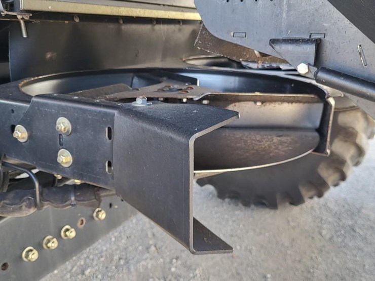 new-holland-cr9040-image-37