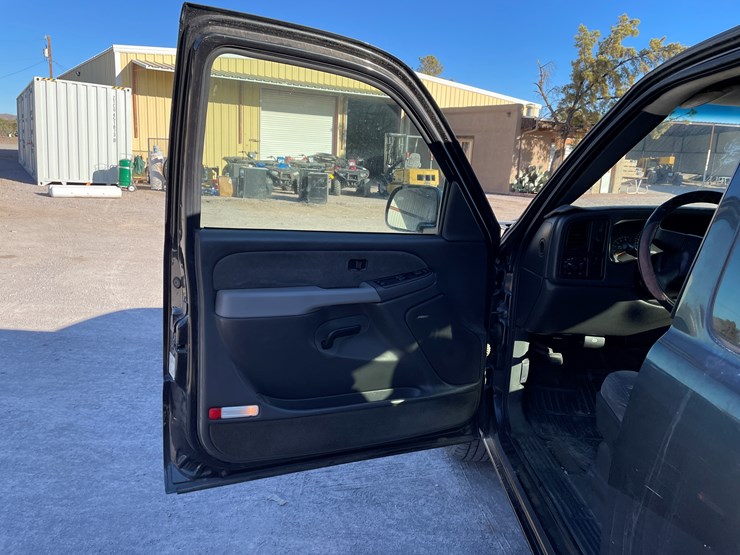 #5-•-2003-chevy-silverado-truck-(has-az-title)-image-46