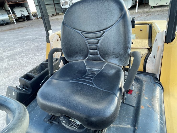 #15-•-2015-cat-forklift-image-50