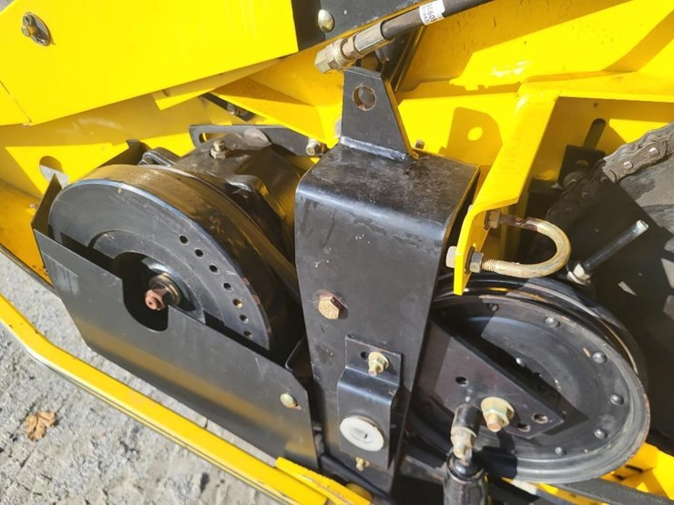 new-holland-74c-image-50