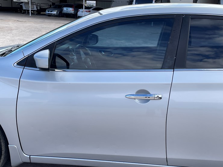 #4-•-2013-nissan-sentra-(has-nm-title)-image-17