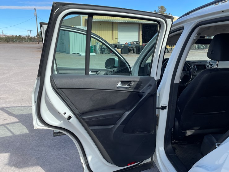 #3-•-volkswagen-tiguan-(nm-title-in-delay)-image-60