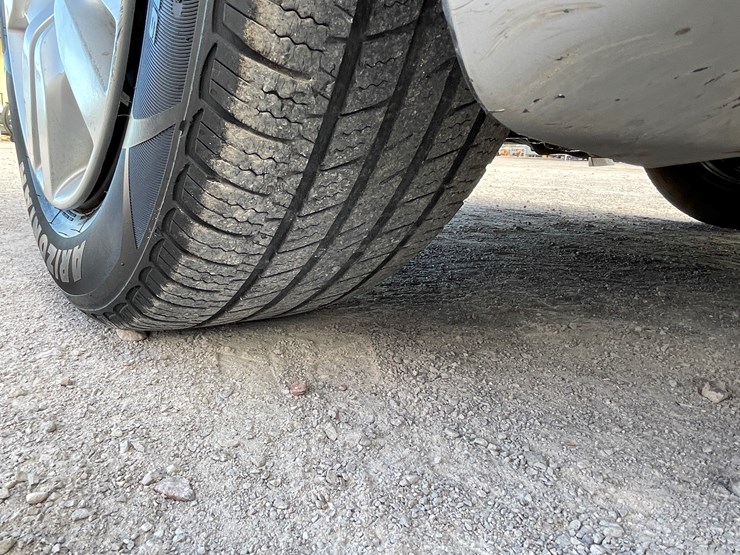 #4-•-2013-nissan-sentra-(has-nm-title)-image-12