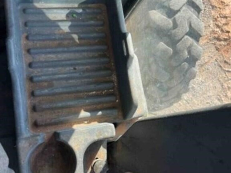 2018-deere-672g-image-34