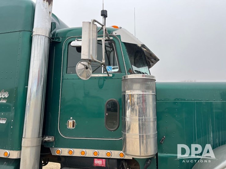 1999-peterbilt-379-image-24