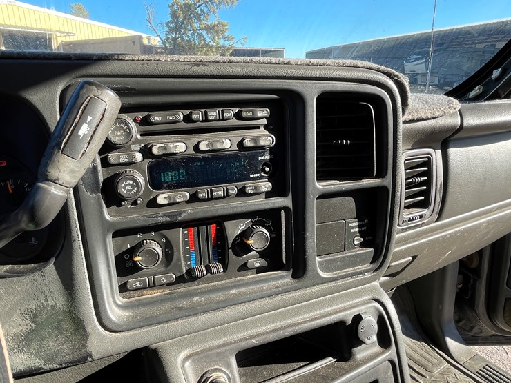 #5-•-2003-chevy-silverado-truck-(has-az-title)-image-66