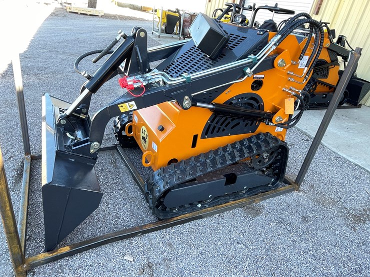 #225-•-mini-skid-steer-loader-image-7