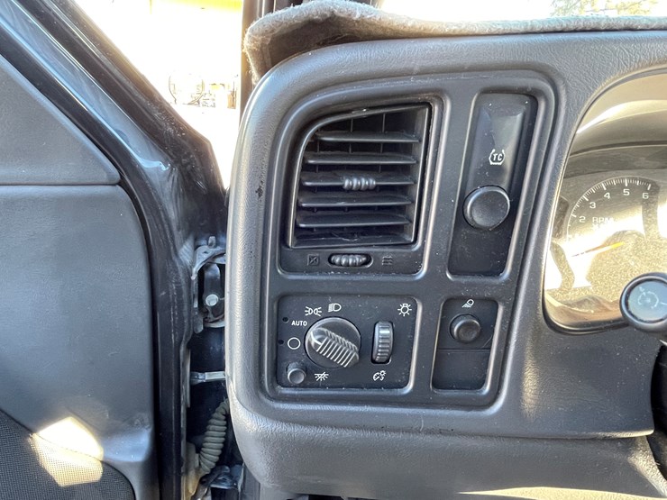 #5-•-2003-chevy-silverado-truck-(has-az-title)-image-65