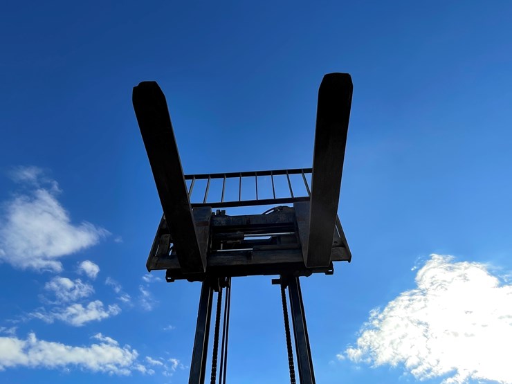 #15-•-2015-cat-forklift-image-92