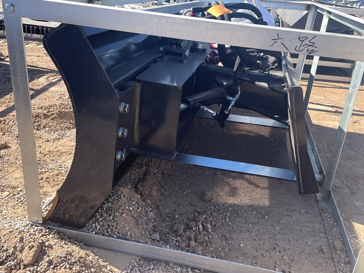 #222-•-6-way-dozer-blade-image-16