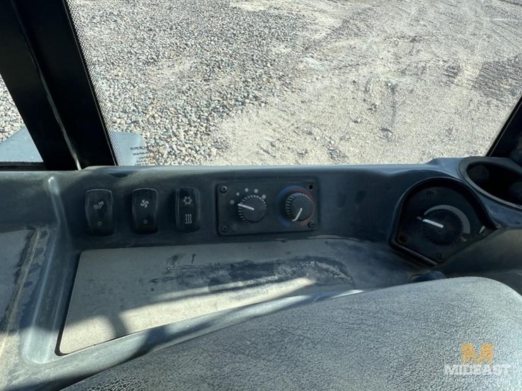 2012-deere-850k-wlt-image-38