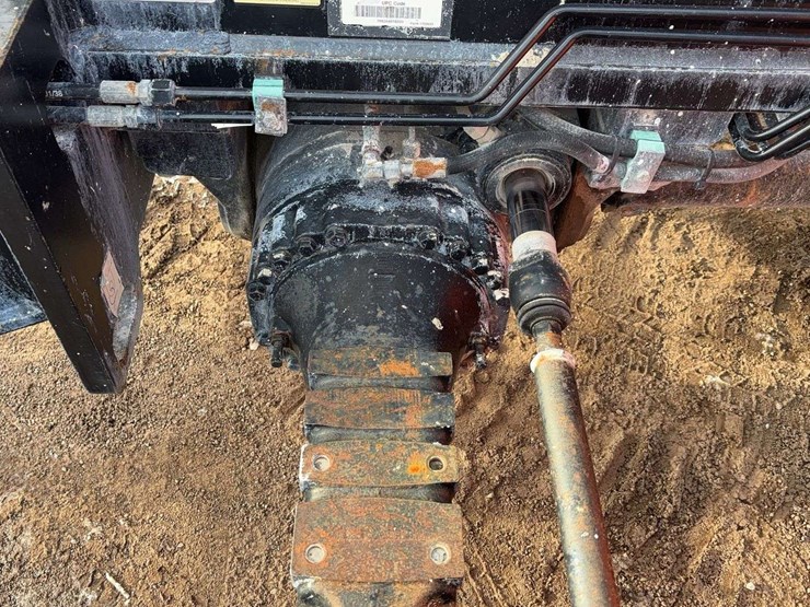 2015-jlg-g10-55a-image-21