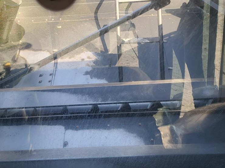 new-holland-cr9040-image-120