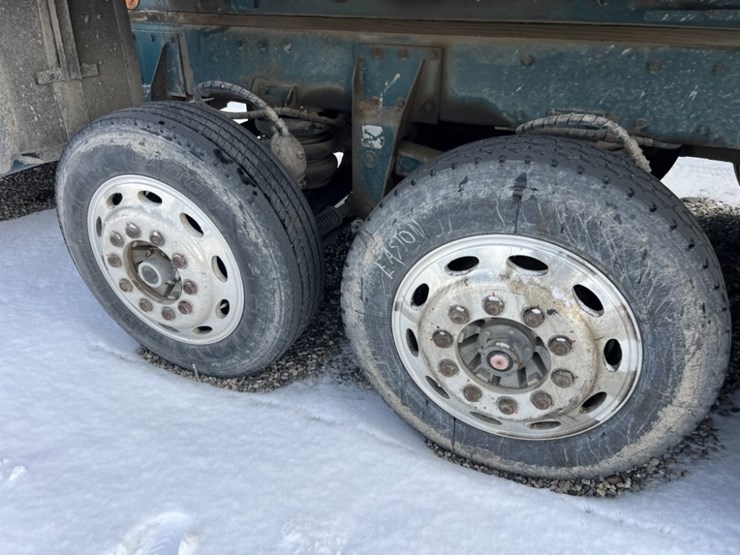 1998-peterbilt-379-image-18