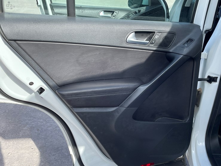 #3-•-volkswagen-tiguan-(nm-title-in-delay)-image-61