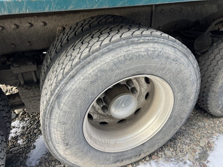 1998-peterbilt-379-image-27