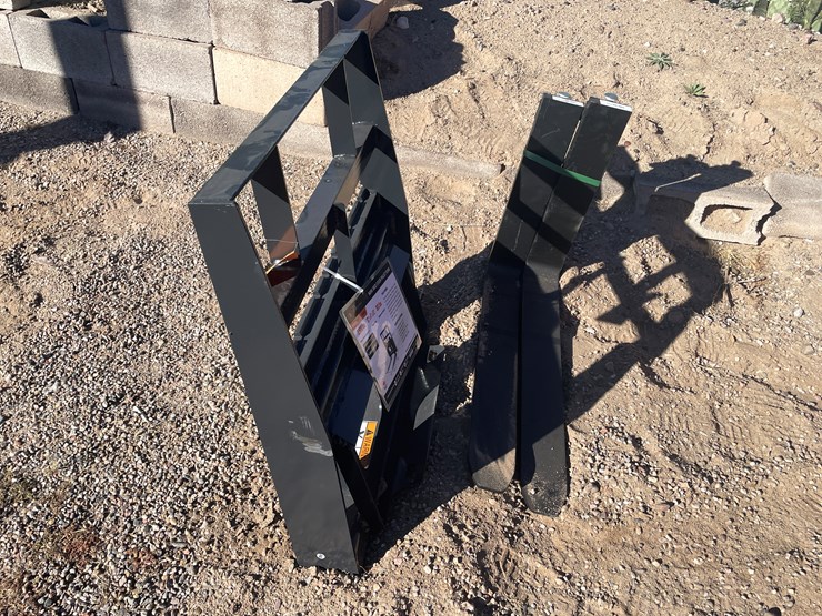 #203-•-mini-pallet-fork-image-3