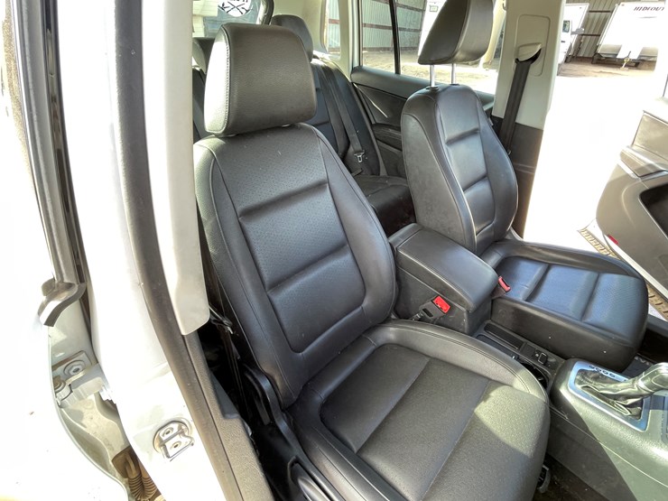 #3-•-volkswagen-tiguan-(nm-title-in-delay)-image-93