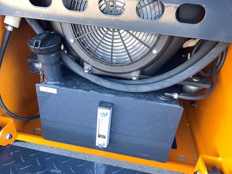 #226-•-mini-skid-steer-loader-image-19