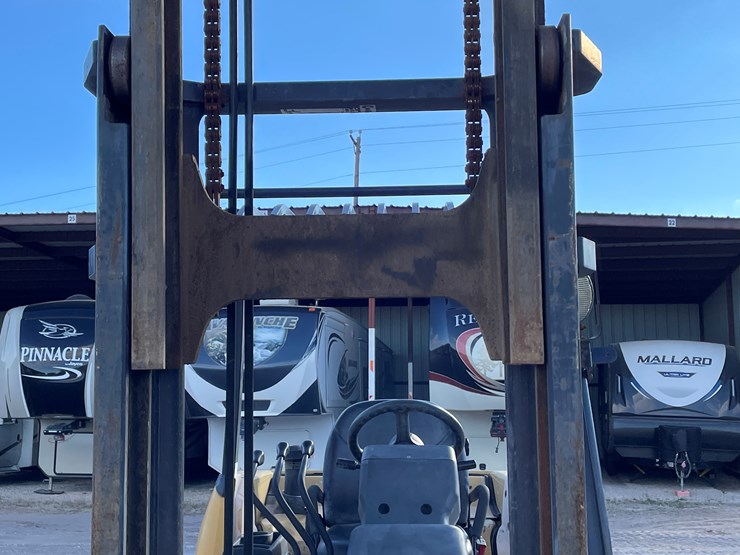 #15-•-2015-cat-forklift-image-90