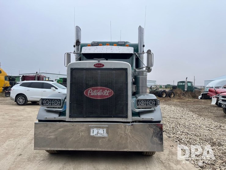 1999-peterbilt-379-image-3