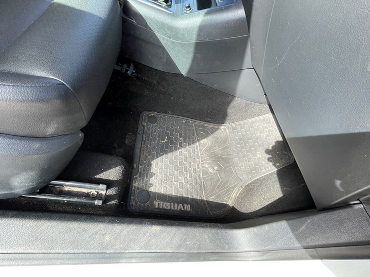 #3-•-volkswagen-tiguan-(nm-title-in-delay)-image-95