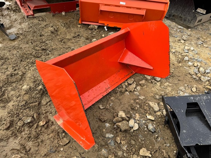 kit-container-4'-mini-skid-steer-snow-pusher-image-3