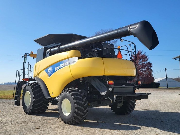 new-holland-cr9040-image-3