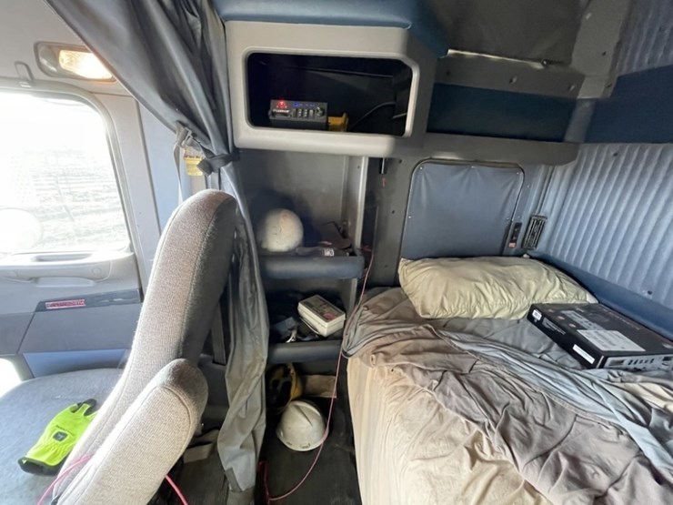 2010-kenworth-t800-image-50