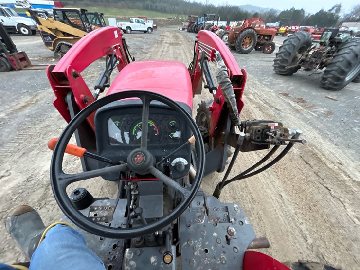 massey-ferguson-2635-image-10