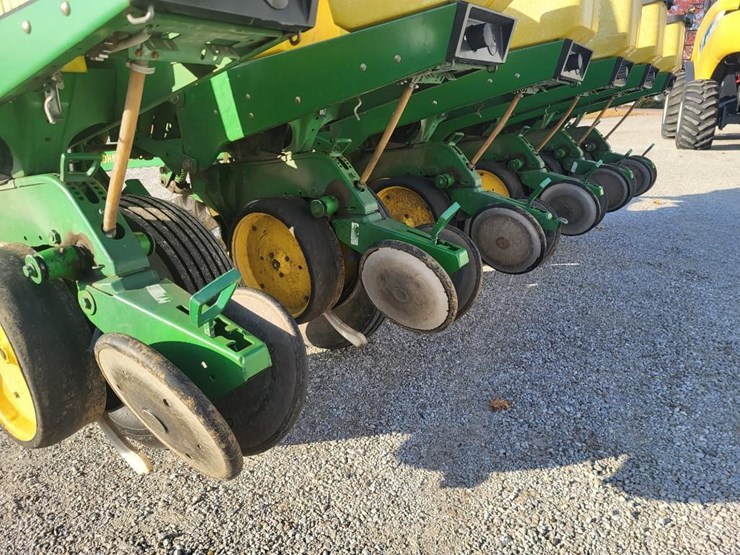john-deere-7200-image-27