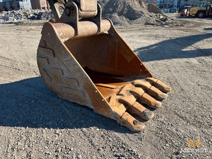 2015-deere-470g-lc-image-15