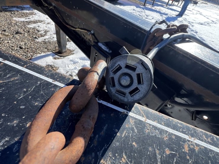 titan-trailer-image-11