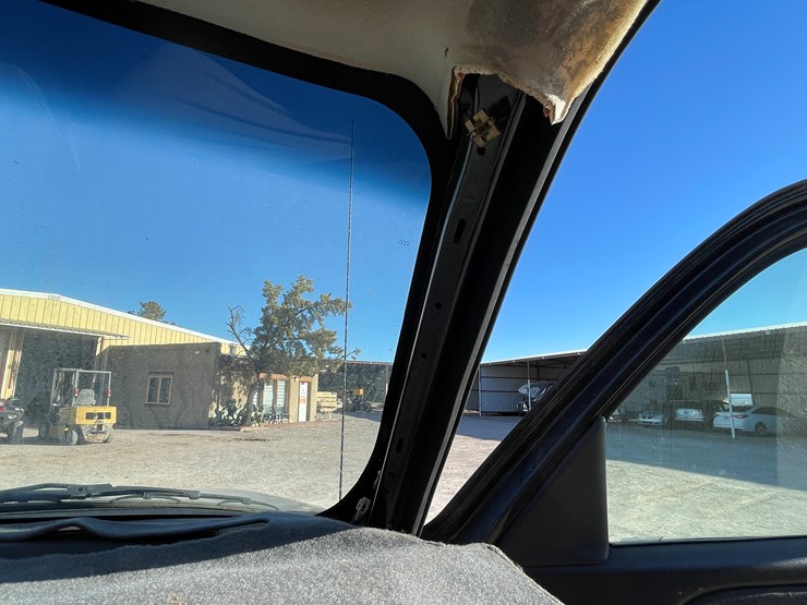 #5-•-2003-chevy-silverado-truck-(has-az-title)-image-92