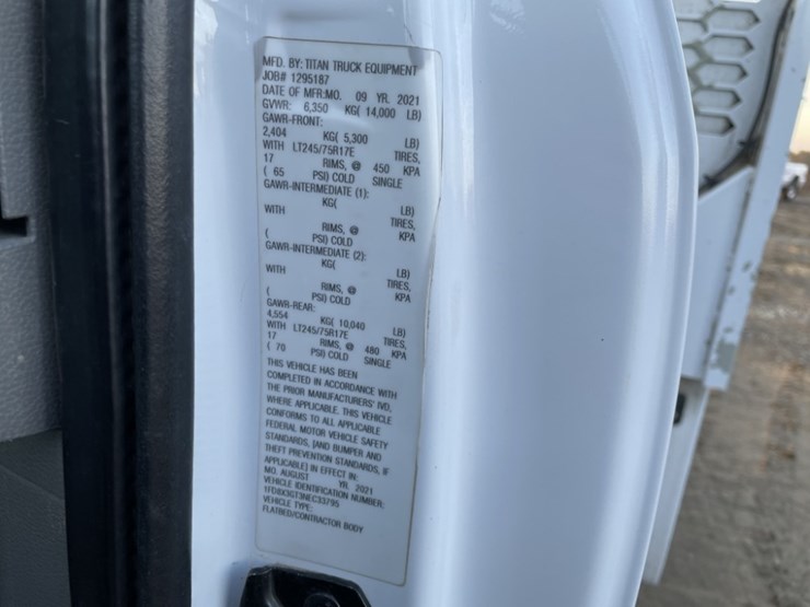 2022-ford-f350-xl-image-31