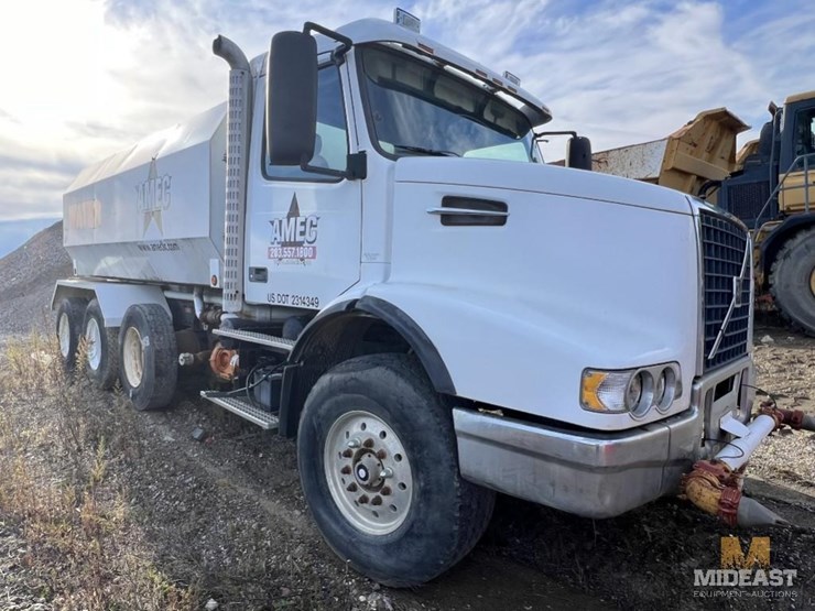 2002-volvo-vhd-64b-water-truck-xx16263-image-8