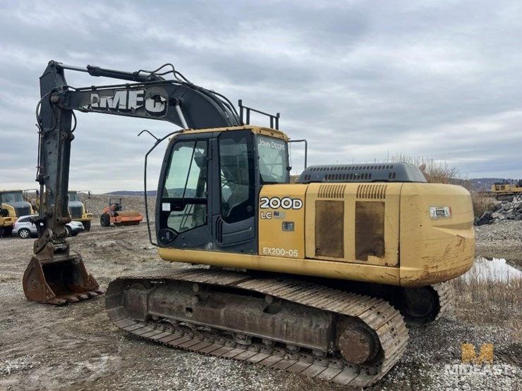 2010-200d-excavator-xx12078-image-2