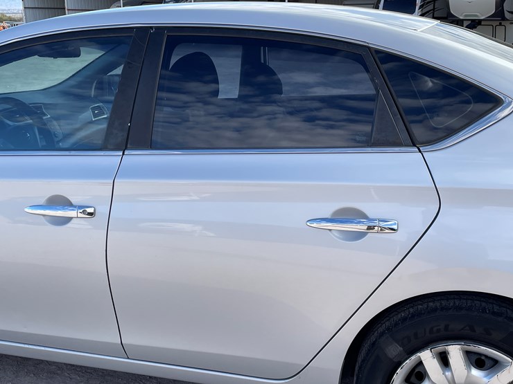 #4-•-2013-nissan-sentra-(has-nm-title)-image-46