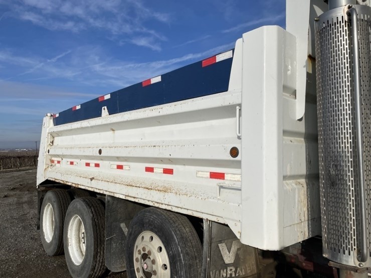 1988-peterbilt-379-image-18