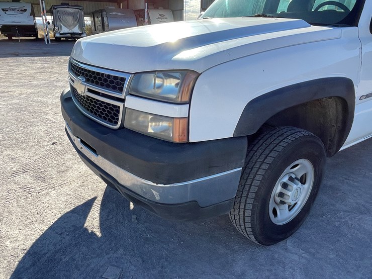 2007-chevrolet-silverado-2500-image-23