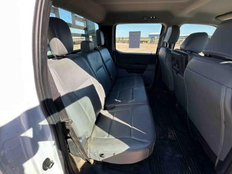 2023-ford-f350-image-44