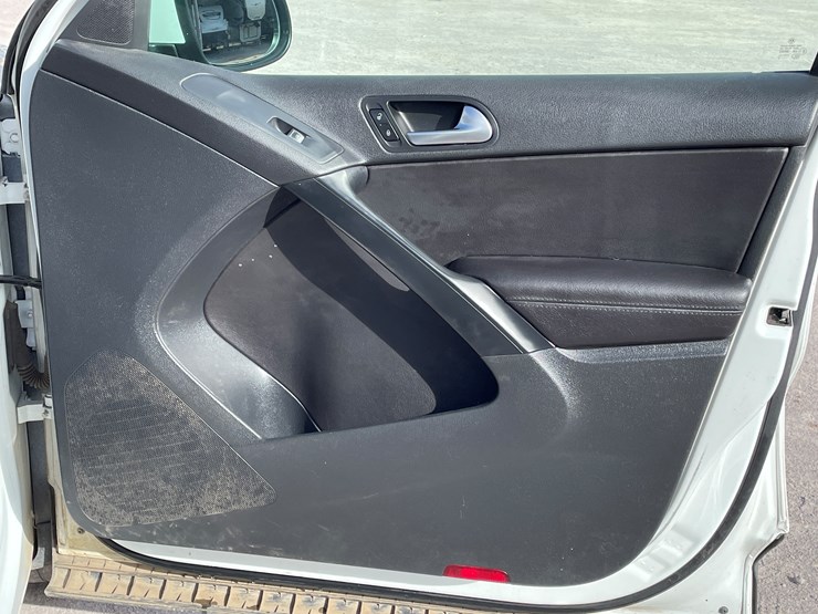 #3-•-volkswagen-tiguan-(nm-title-in-delay)-image-49