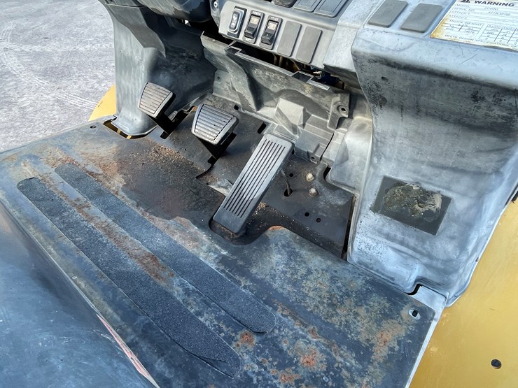 #15-•-2015-cat-forklift-image-55