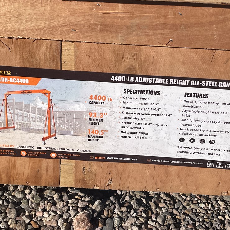 #257 • 4400 LB Adjustable Gantry Crane