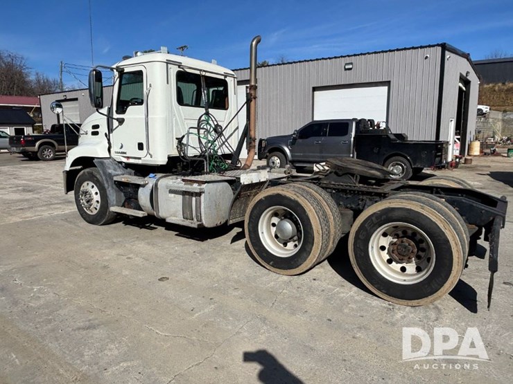 2018-mack-cxu613-truck-(gp12152)-image-12