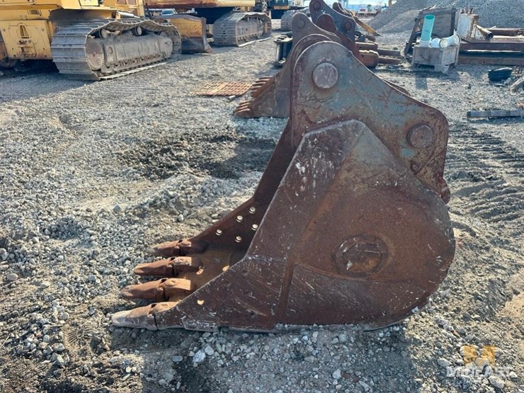 ex160-trenching-bucket-image-2