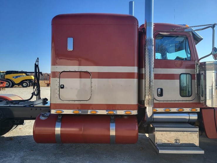 peterbilt-389-image-45