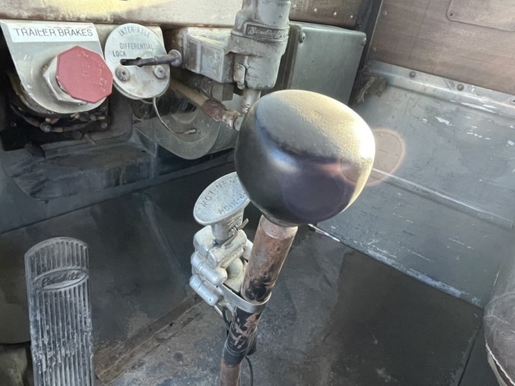 peterbilt-358-image-35