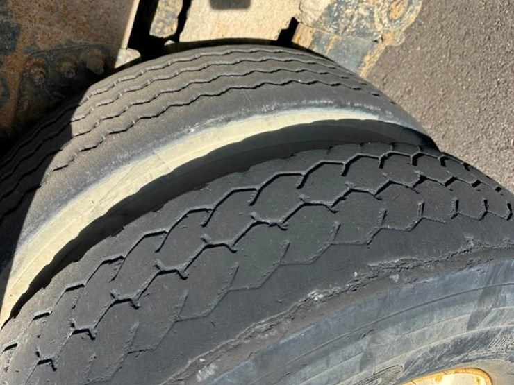 2000-sterling-lt8500-image-13